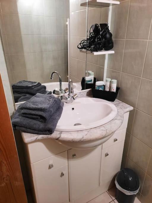 Appartement Le Petit Cocon à Cerizay Extérieur photo